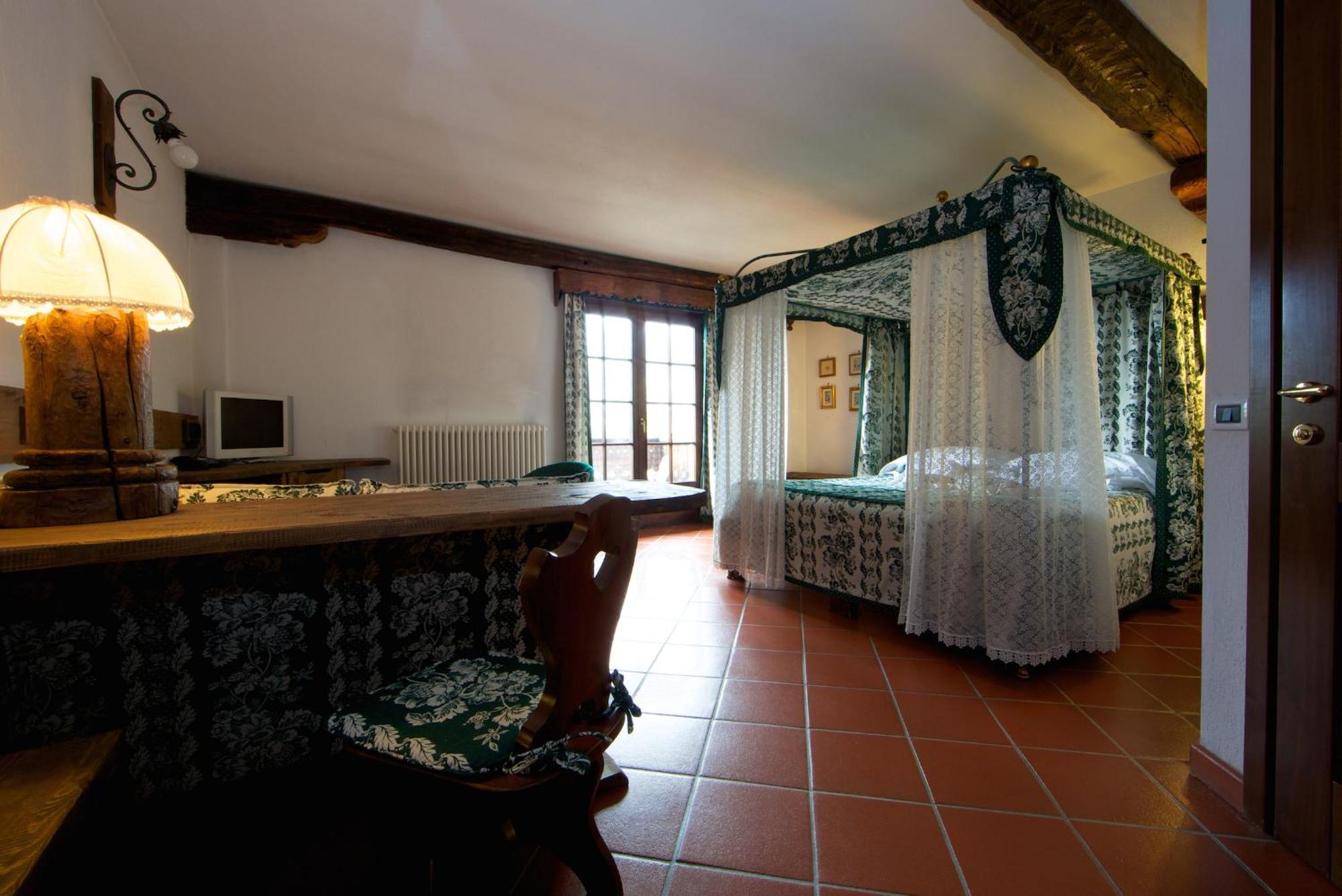 Hotel Milleluci Aosta Pokoj fotografie